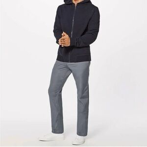 Lululemon Men's Commission Pant Classic Qwick Chino deep coal Size 32